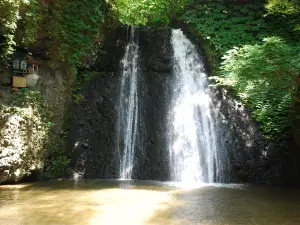 Shirataki Shrine