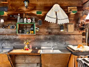 Babou Maramures campsite/pension