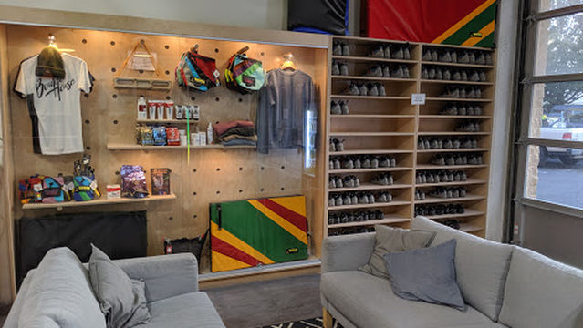 BoulderHouse Climbing