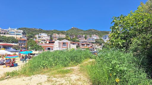 Glastres Beach