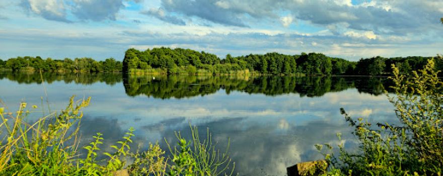 Grobla na stawie Słonecznym Górnym