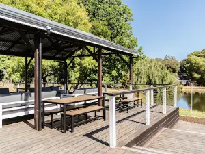 Ampersand Estates Winery