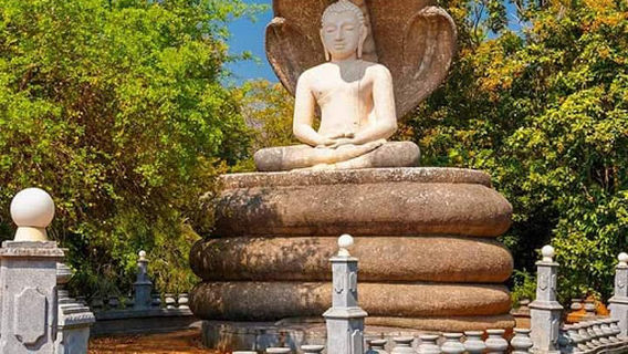 Pidurangala Royal Cave Temple