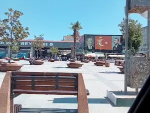 ADNAN MENDERES MEYDANI