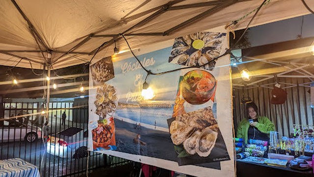 El Gato Night Market