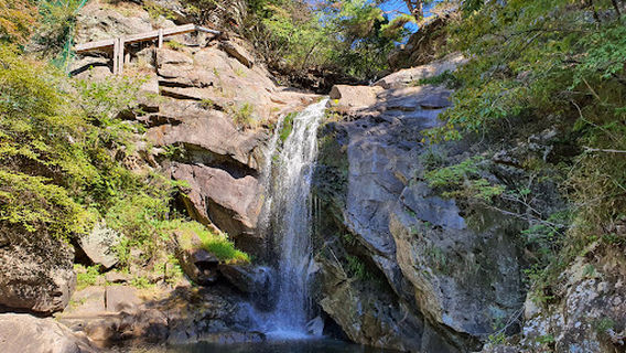 Surak Falls