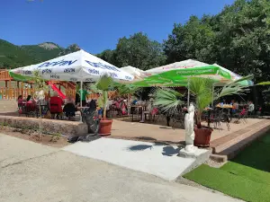 Oasis Camping