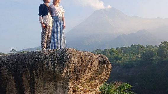 Lava Merapi and Alien Stone