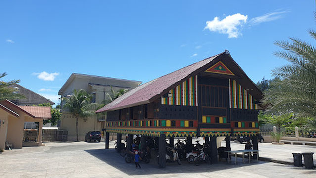 H Harun Keuchik Leumiek Mosque