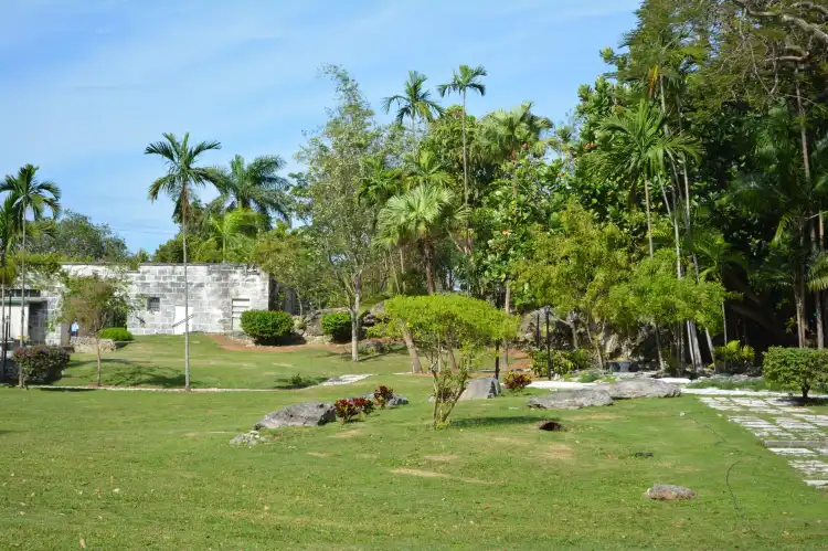 Hotels near Botanical Gardens