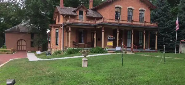 Hotels in Marion