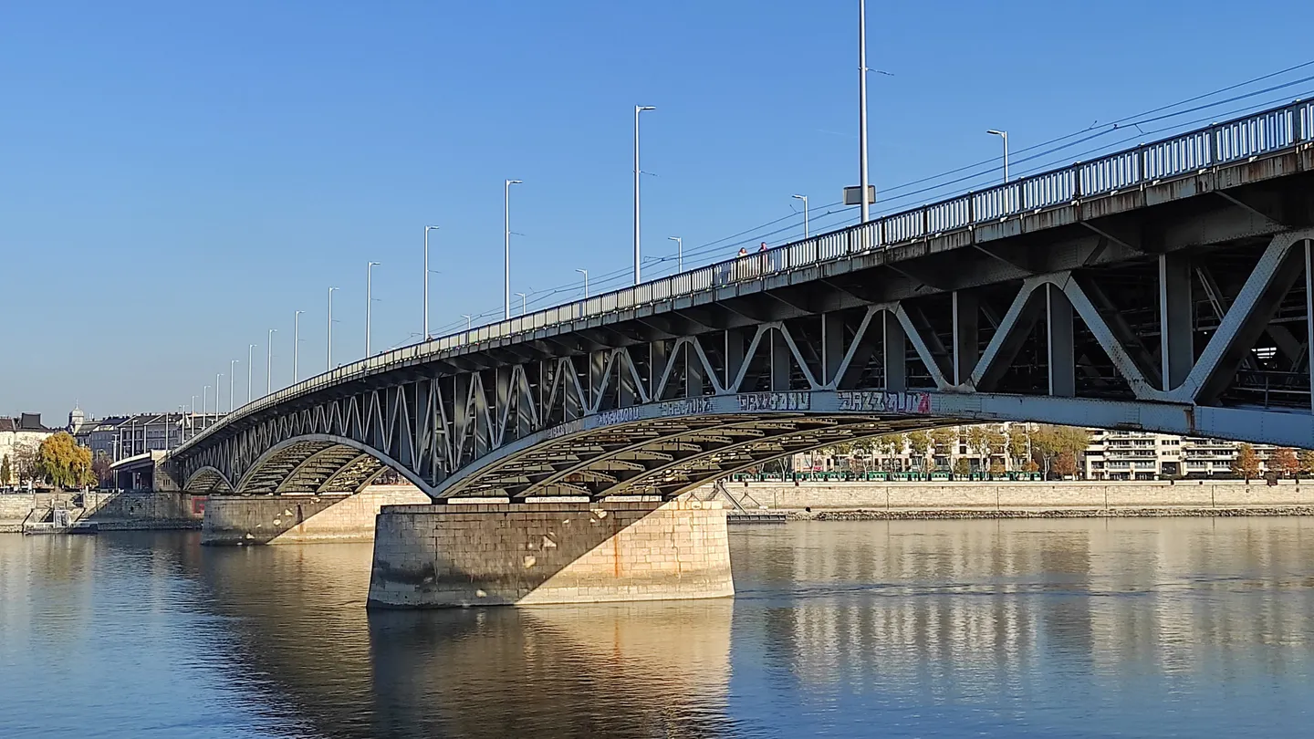 1_Petőfi Bridge