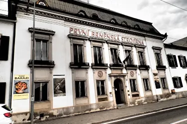 PALACE Hlinky
