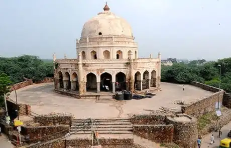 Hotel in zona Tomb of Adham Khan