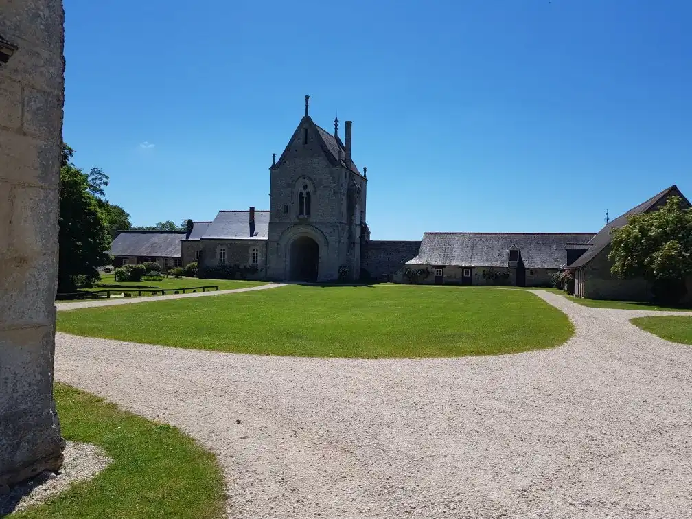 Hotels near Barn Meslay