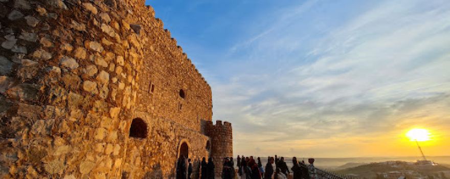 Khanzad Castle