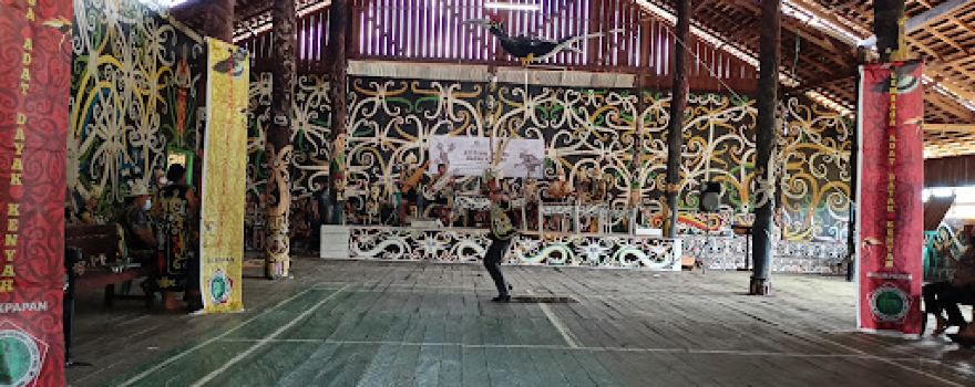 LAMIN ADAT Desa Budaya Sungai Bawang