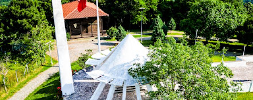 Babatepe ve Akçakoca Bey Anıtı