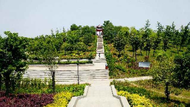 Donghu Park