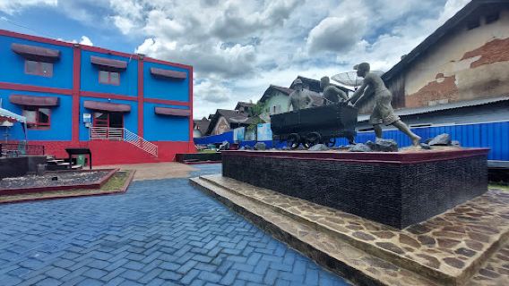 Hole Mine Site Museum Mbah Suro & Infobox