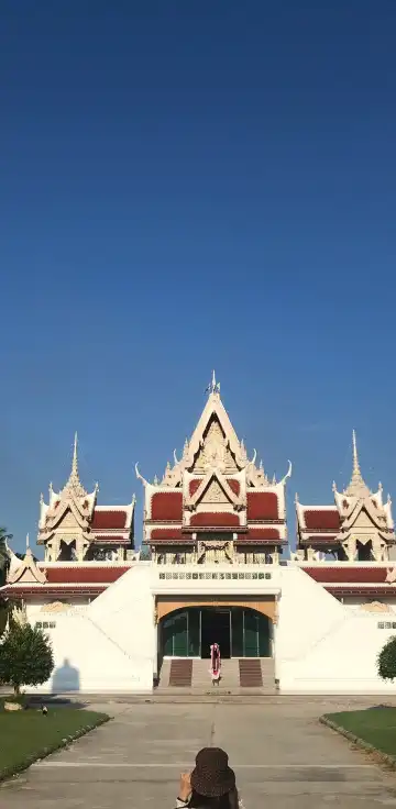 Hotels near Hummingbird's Beach