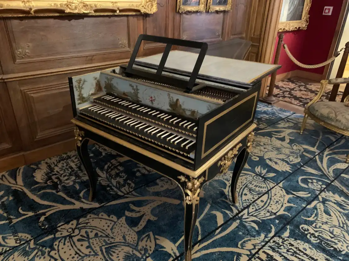 꼬냑제이 박물관 주변 호텔