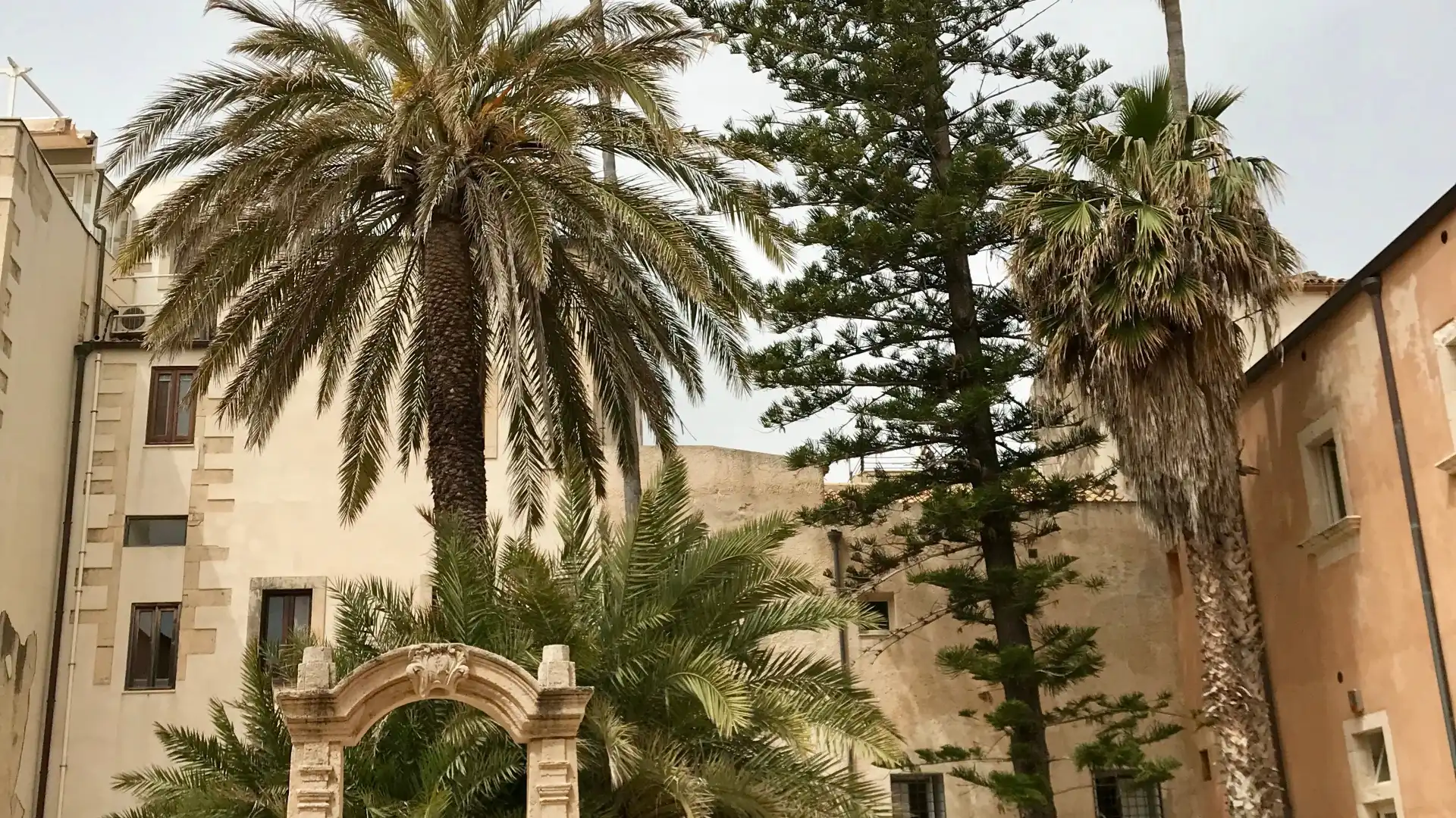 Hotels near Papyrus Museum "Corrado Basile"