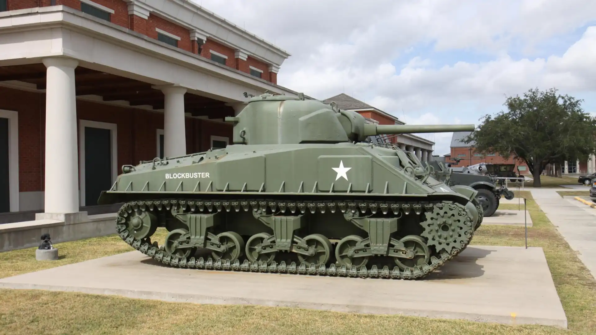 Jackson Barracks Military Museum 주변 호텔