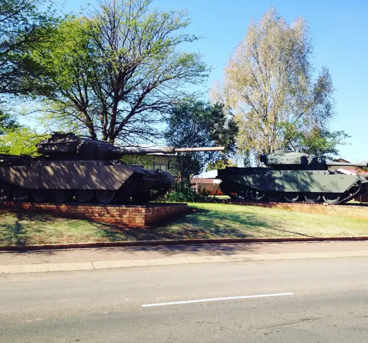 Hôtels à proximité de : South African Armour Museum