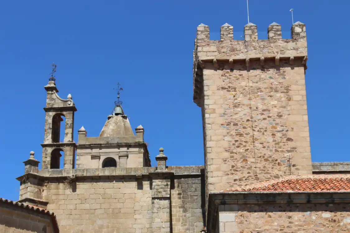 Hotels near Palace de las Ciguenas