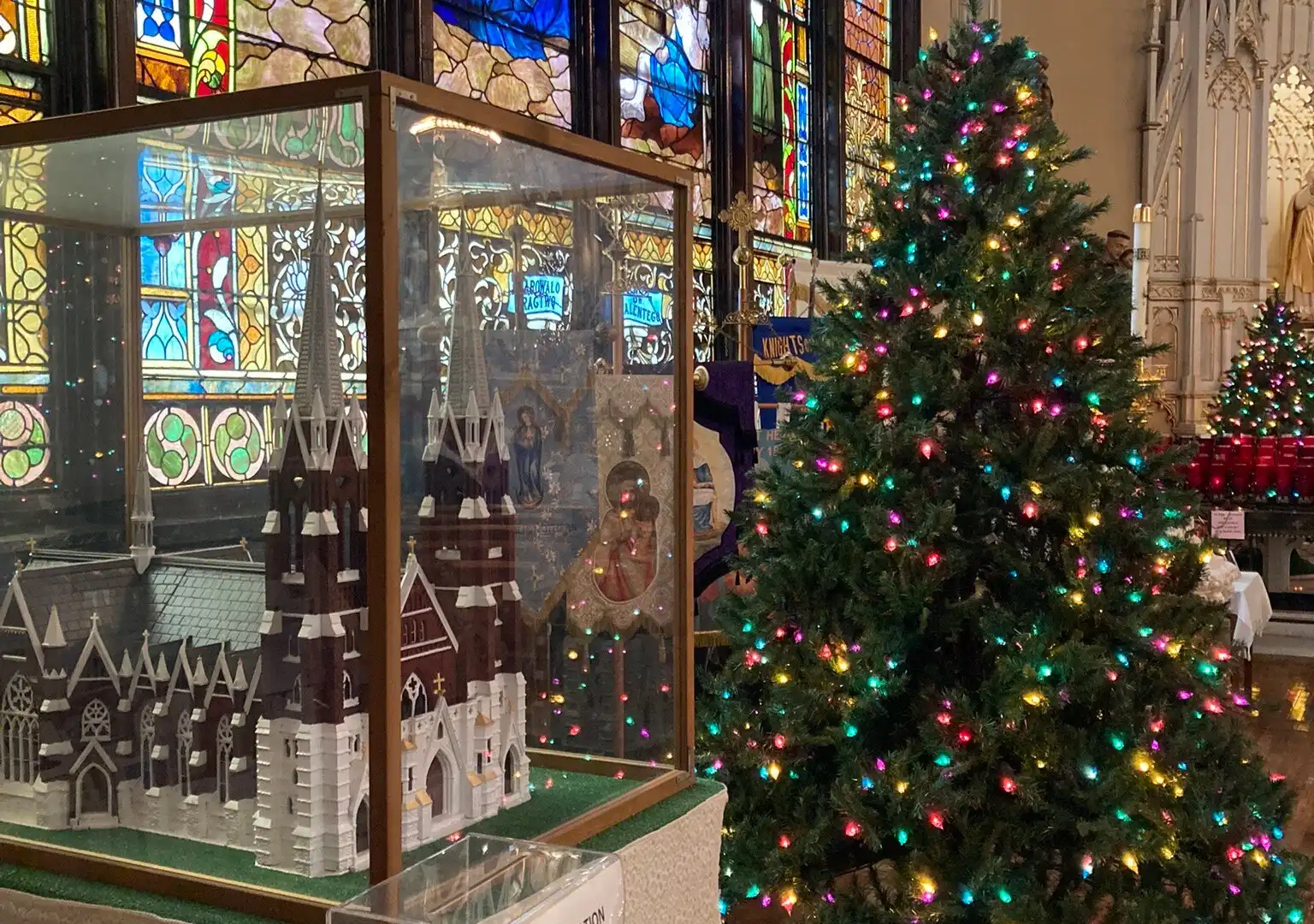 Sweetest Heart of Mary Roman Catholic Church周辺のホテル