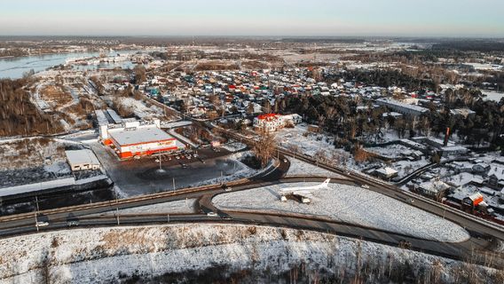 Monument Airplane TU-124