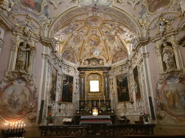Hotels in Mandello del Lario