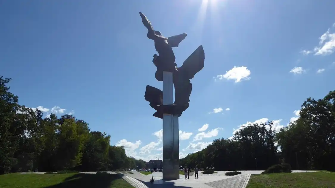 Hotels near Memorial of the Poles' Feat