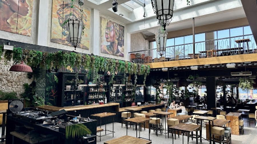 Queens Room Club Restaurant