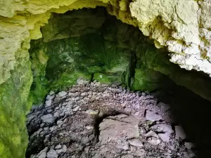 Stone quarry and caves of the urochishche Kamennoye