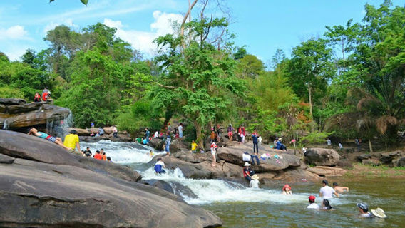 Nampa Phoukhaokhouay Park ສວນນໍ້າປ່າພູເຂົາຄວາຍ