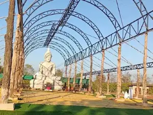 Wat Phutthamok Phalaram (Luang Pho Noon)