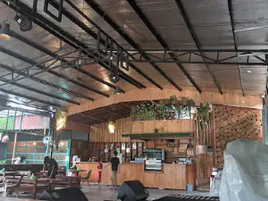 Tempat Nongkrong Di Sengkang - The Lounge Garden