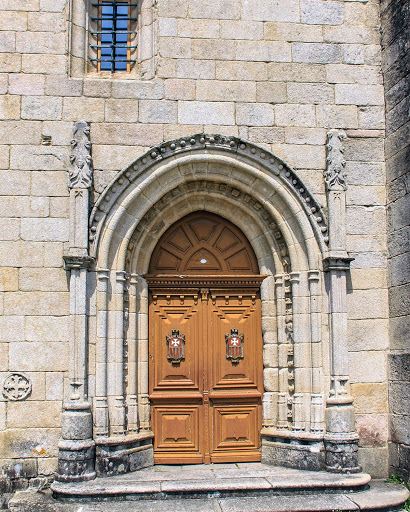 Compare 5 airports near Sarria