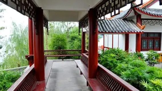 Shibaozhai Scenic Area - Corridor