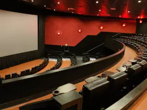 B&B Theatres Overland Park 16