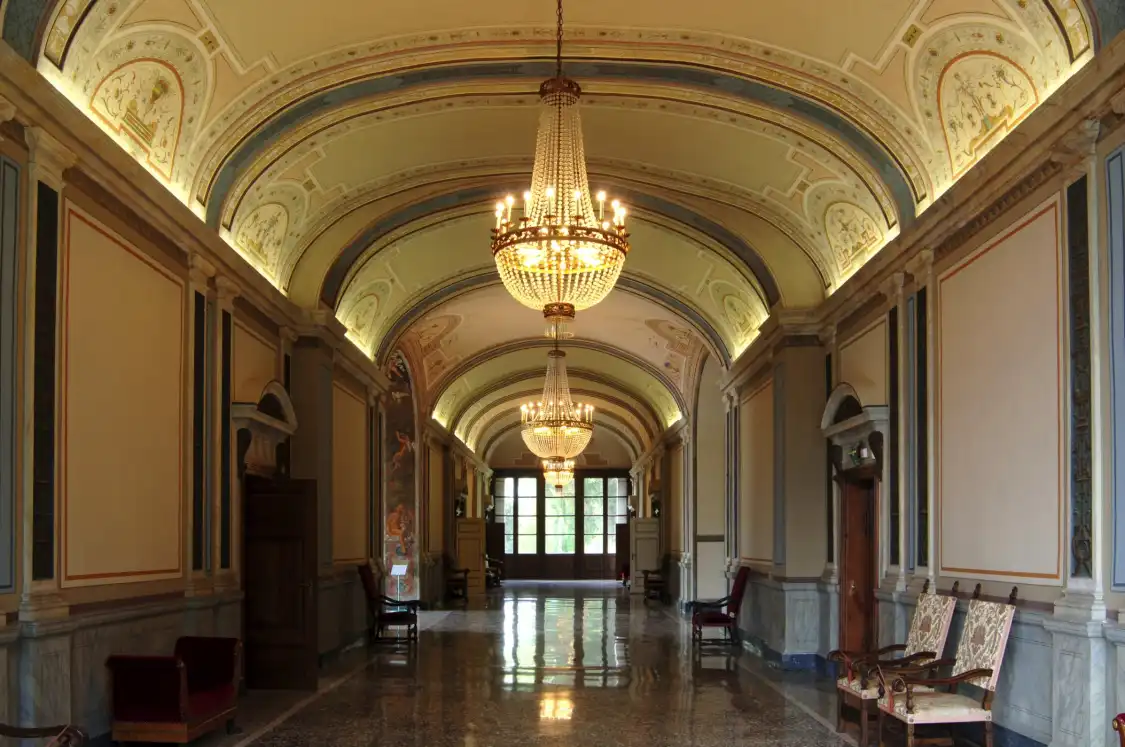 Hotels near Villa Carlotta