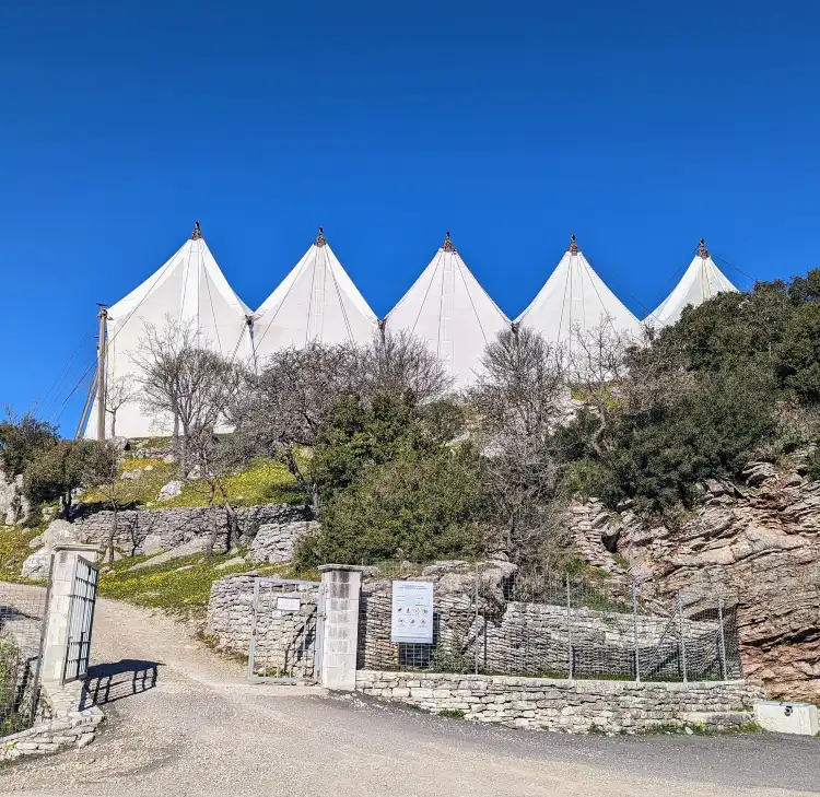 Hotels near Mycenaean Vaulted Tomb Kokla