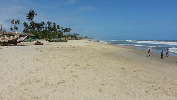 Kokrobite Beach