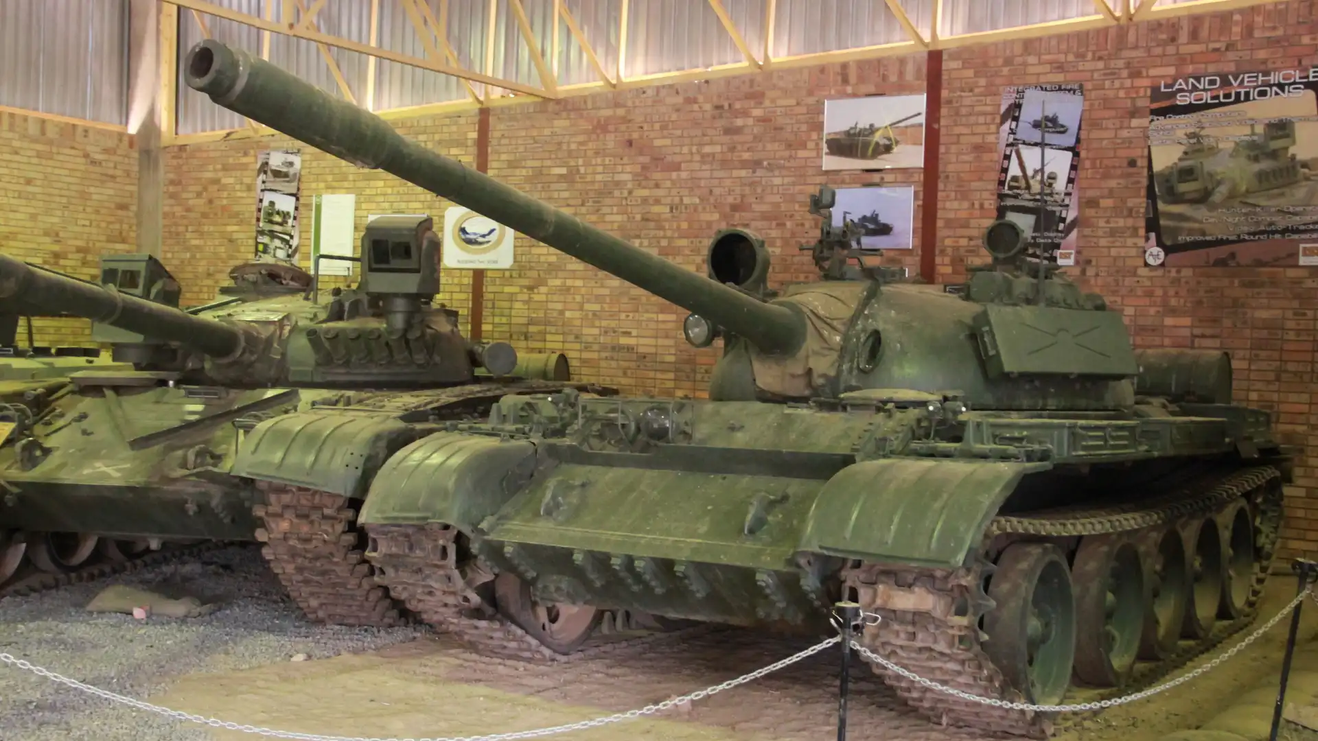 鄰近South African Armour Museum的酒店