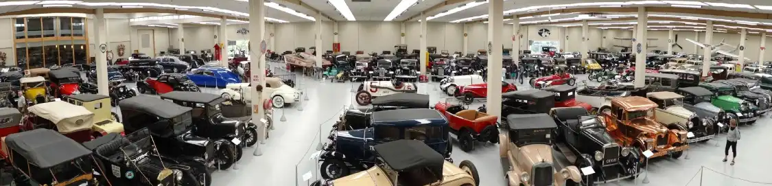 Hotels near Southward Car Museum