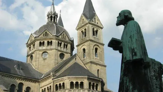 Pierre Cuypers Statue