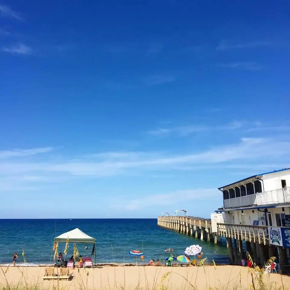 Hotels near William O. Lockhart Municipal Pier