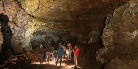 瓦汀舍利爾洞穴